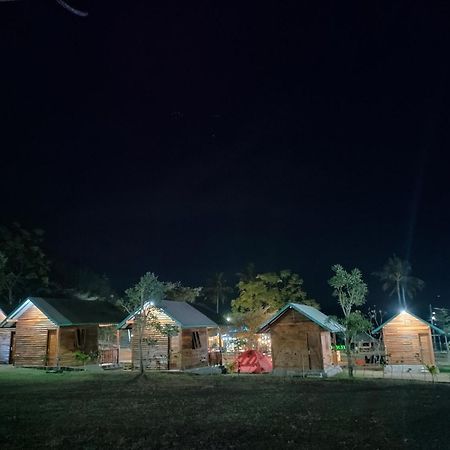 Beach Camp Lombok Sekotong Esterno foto